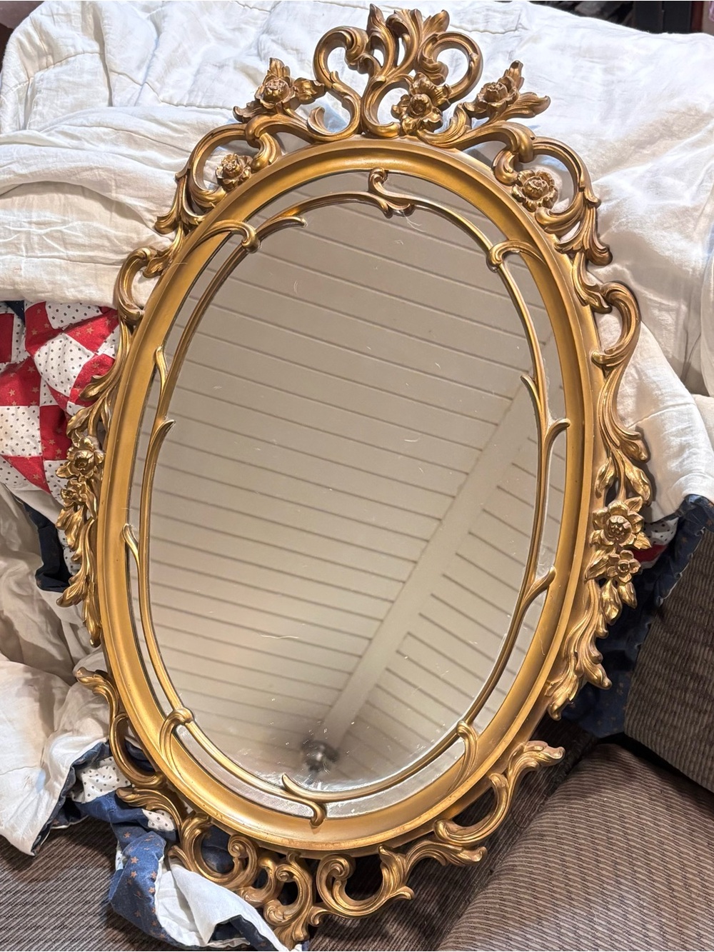 Vintage-Style Ornate Gold Oval Wall Mirror